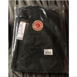 BNWT Fjallraven Kanken Full Size Black Backpack